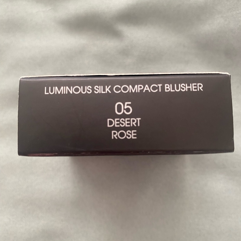 Compact blusher - Picture 3 of 4